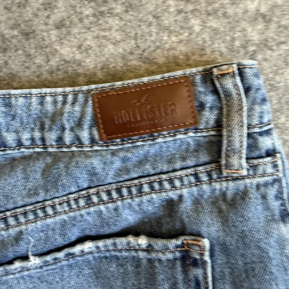 Hollister Shorts Womens 13 W31‎ Ultra High-Rise Vintage Relaxed Distressed Denim